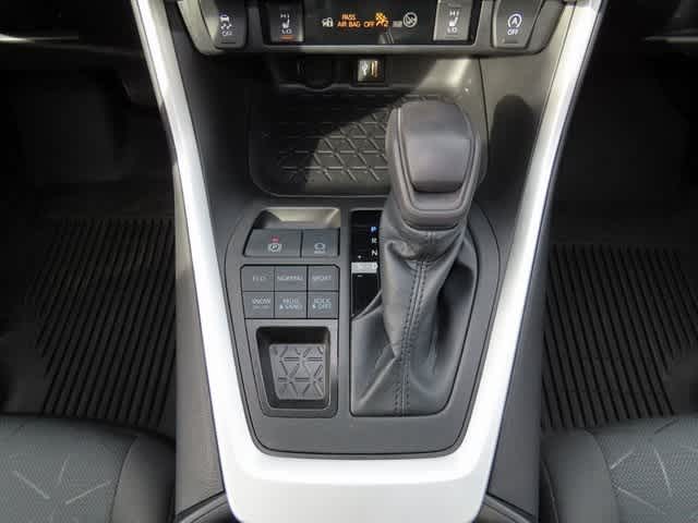 Thumbnail: 2023 Toyota RAV4 - 21