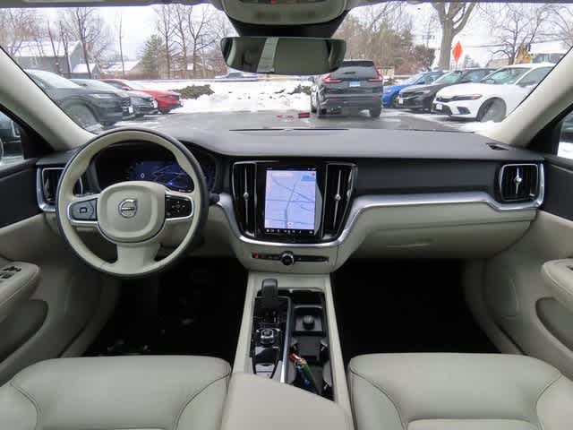 Thumbnail: 2024 Volvo S60 - 17