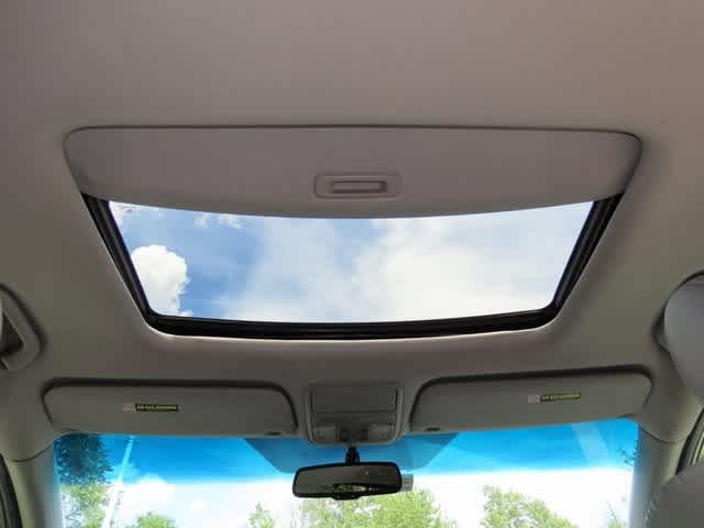 Thumbnail: 2012 Honda Odyssey - 24