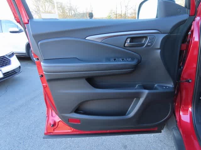 Thumbnail: 2023 Honda Passport - 14