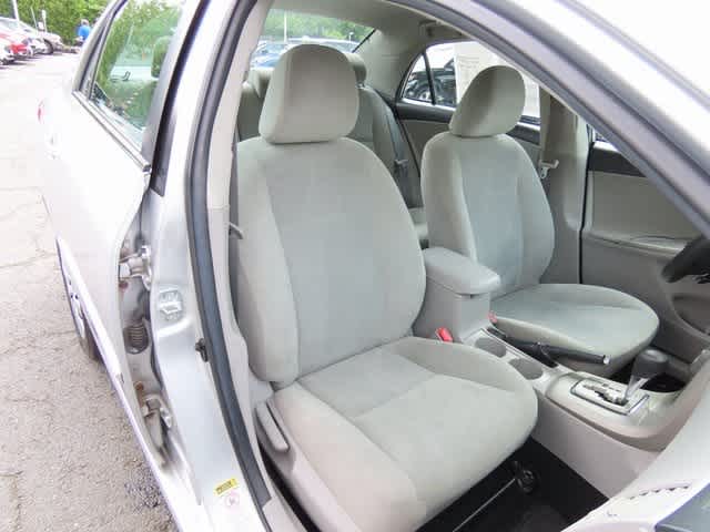 Thumbnail: 2013 Toyota Corolla - 17