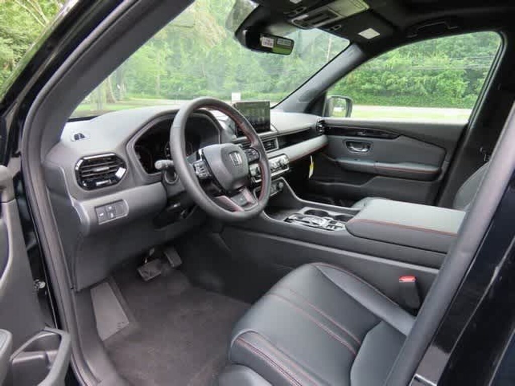 New 2025 Honda Pilot TrailSport SUV