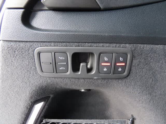 Thumbnail: 2025 Audi Q7 - 11