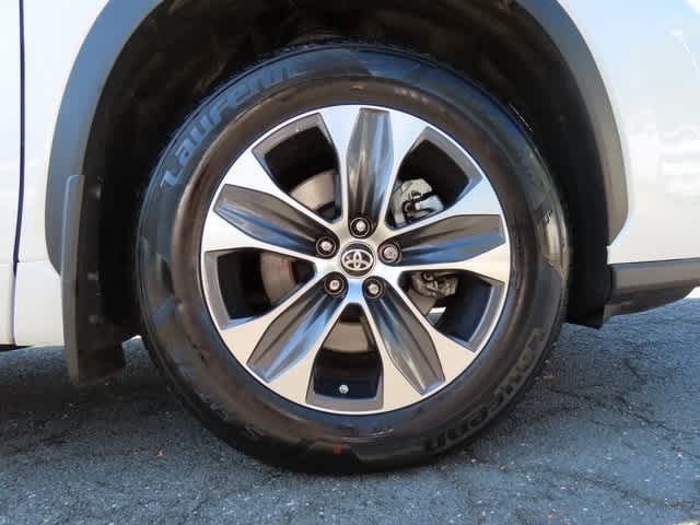 Thumbnail: 2024 Toyota Highlander - 9