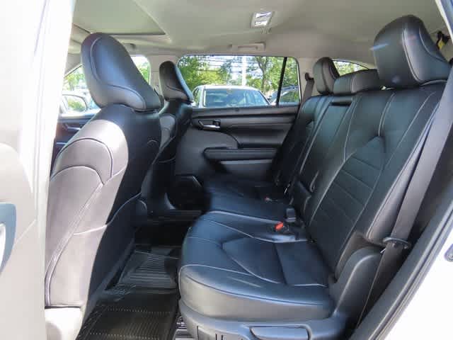 Thumbnail: 2024 Toyota Highlander - 14