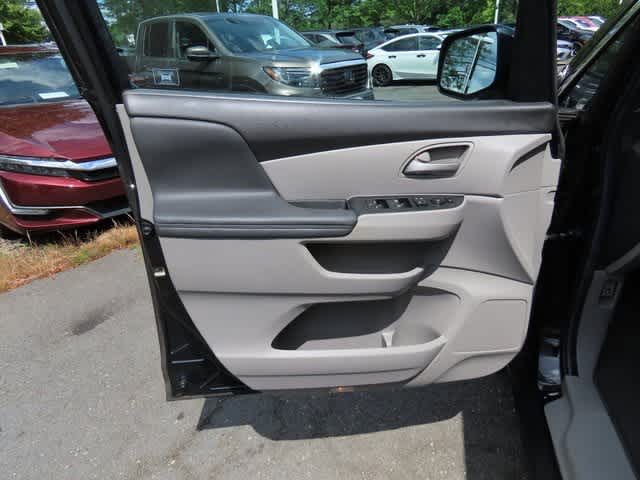 Thumbnail: 2012 Honda Odyssey - 16