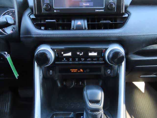 Thumbnail: 2022 Toyota RAV4 - 19