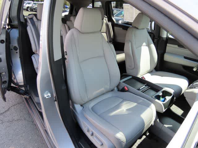 Thumbnail: 2023 Honda Odyssey - 16