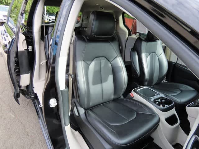 Thumbnail: 2024 Chrysler Pacifica - 17