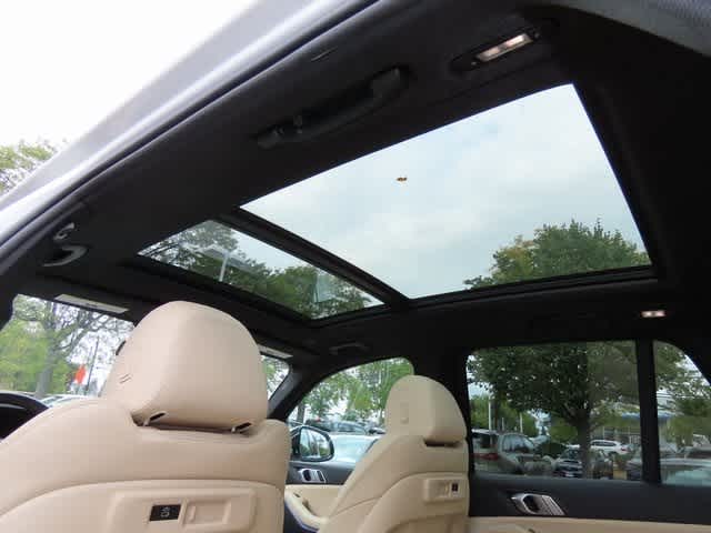 Thumbnail: 2022 BMW X5 - 16