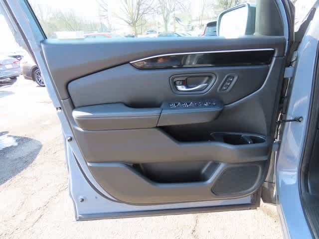 Thumbnail: 2023 Honda Pilot - 18