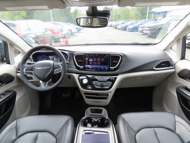 Thumbnail: 2024 Chrysler Pacifica - 18