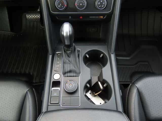 Thumbnail: 2022 Volkswagen Atlas - 24