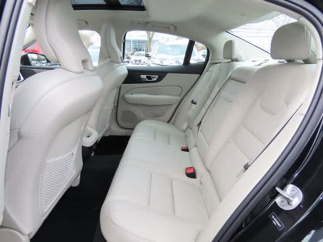 Thumbnail: 2024 Volvo S60 - 12