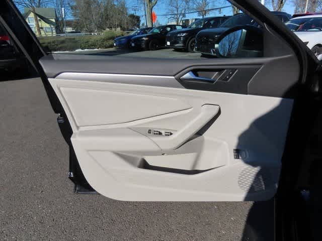 Thumbnail: 2021 Volkswagen Jetta - 14