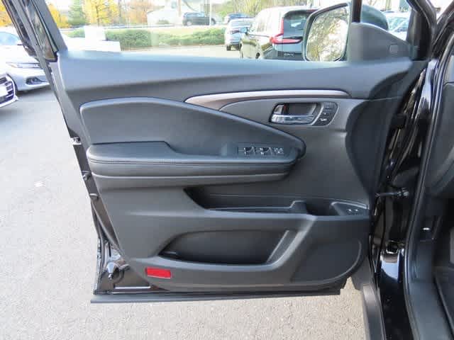 Thumbnail: 2022 Honda Pilot - 17