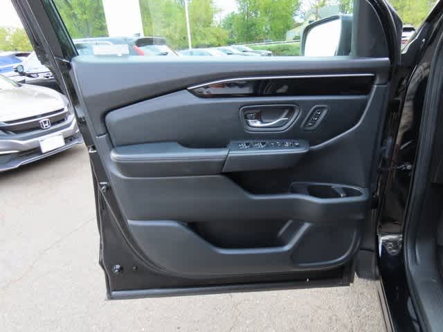Thumbnail: 2023 Honda Pilot - 16