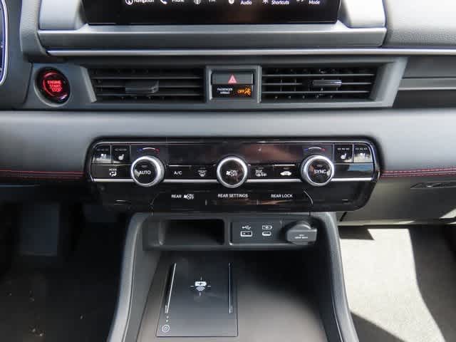 2025 Honda Pilot Black Edition 23