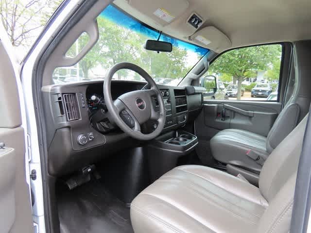 Thumbnail: 2022 GMC Savana - 2