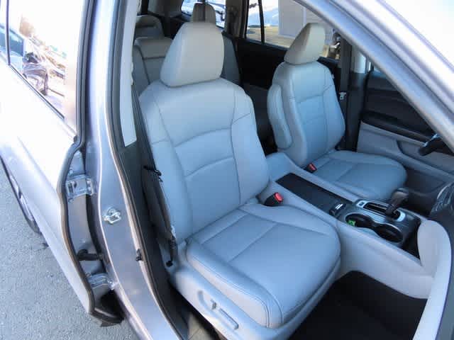 Thumbnail: 2019 Honda Pilot - 19