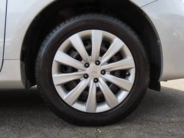 Thumbnail: 2013 Toyota Corolla - 9
