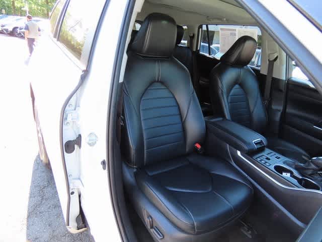 Thumbnail: 2024 Toyota Highlander - 18