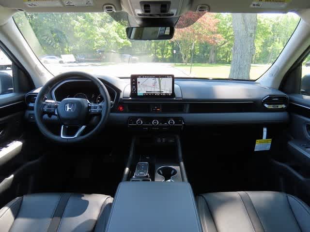 2025 Honda Pilot Touring 18