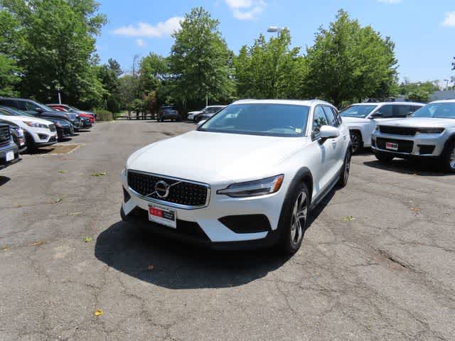 2020 Volvo V60 Cross Country Base