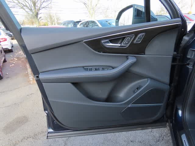 Thumbnail: 2025 Audi Q7 - 17