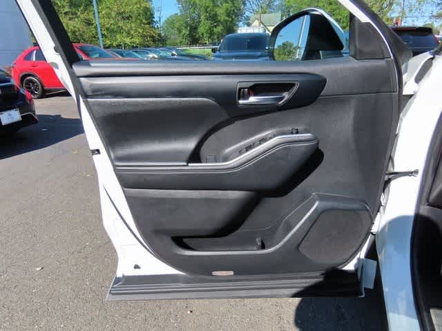 Thumbnail: 2024 Toyota Highlander - 17