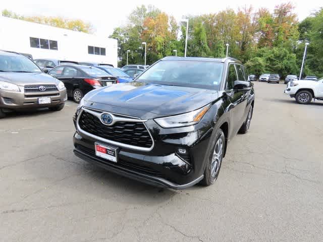 2021 Toyota Highlander XLE -
                Nanuet, NY