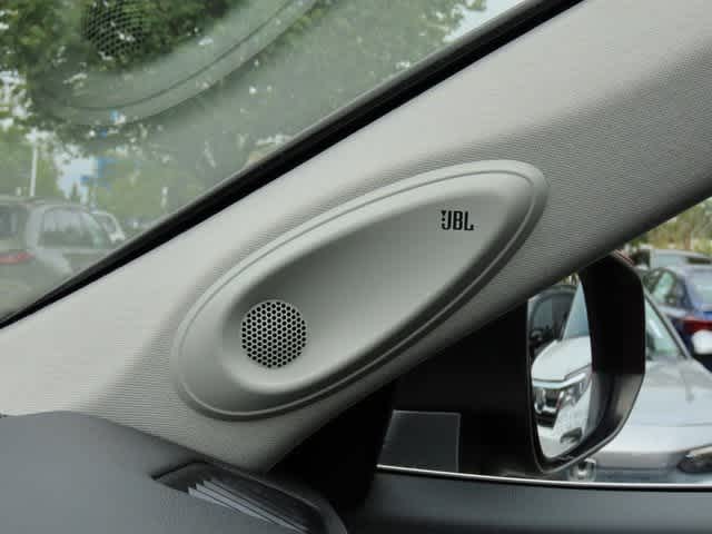 Thumbnail: 2021 Toyota Highlander - 28