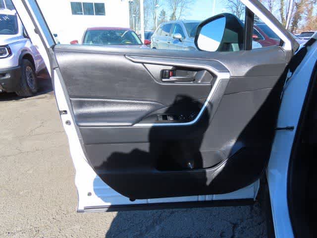 Thumbnail: 2022 Toyota RAV4 - 14