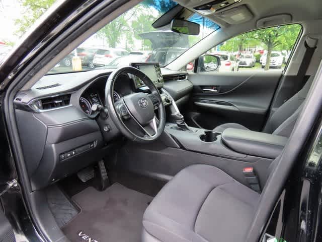 2022 Toyota Venza LE 2
