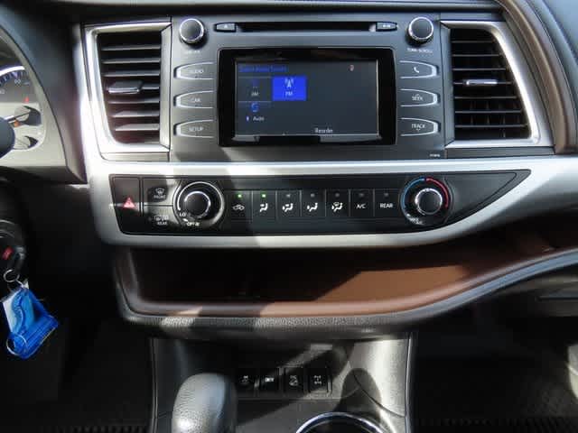 Thumbnail: 2019 Toyota Highlander - 22