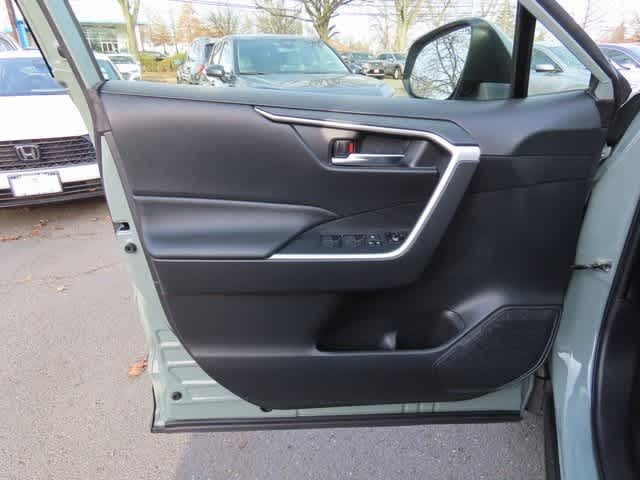 Thumbnail: 2021 Toyota RAV4 - 15