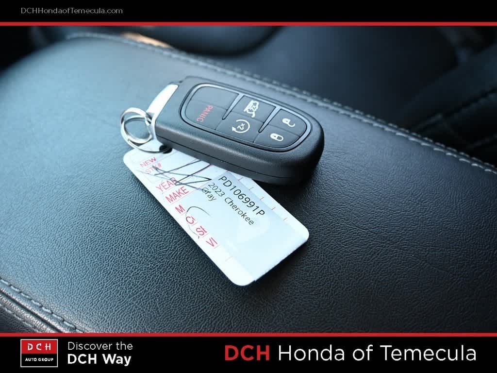 Thumbnail: 2023 Jeep Cherokee - 15