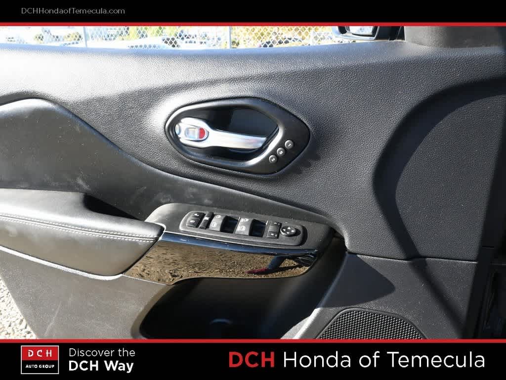 Thumbnail: 2023 Jeep Cherokee - 15