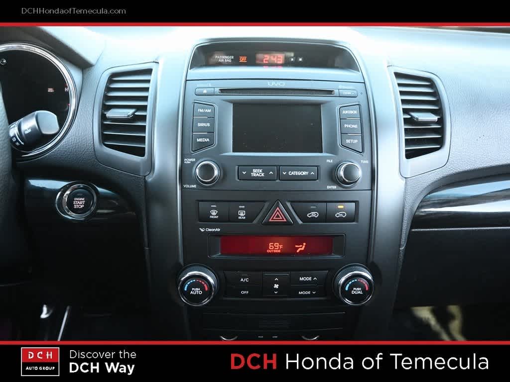 Thumbnail: 2012 Kia Sorento - 12