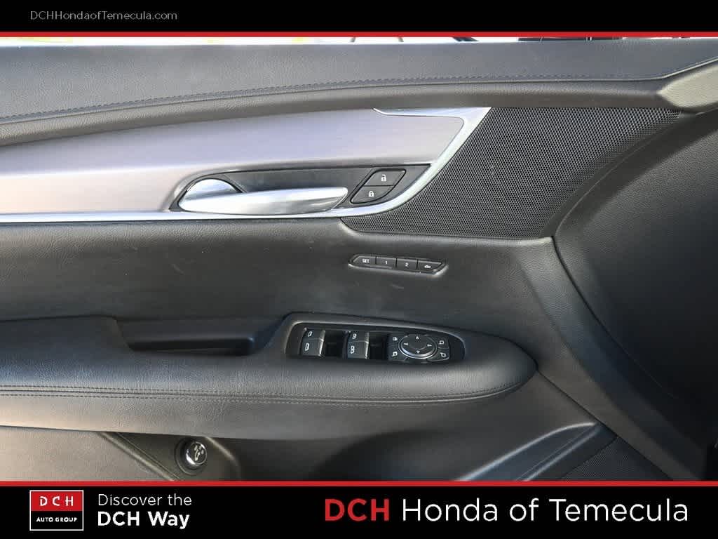 Thumbnail: 2017 Cadillac XT5 - 16