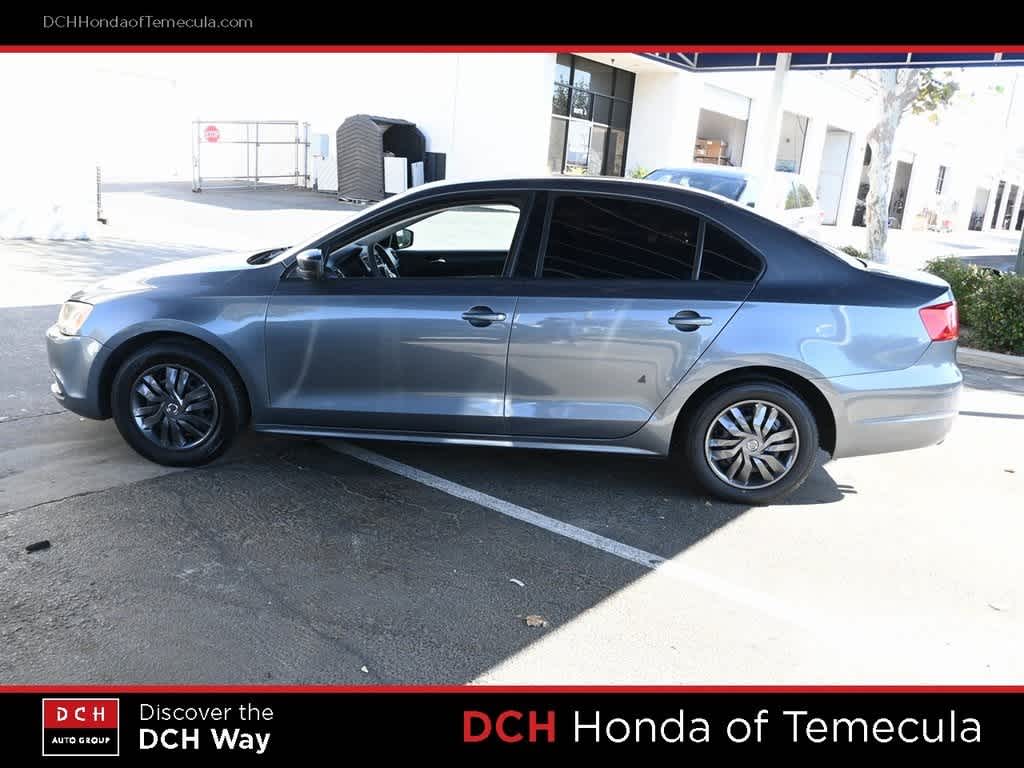 Thumbnail: 2011 Volkswagen Jetta - 4
