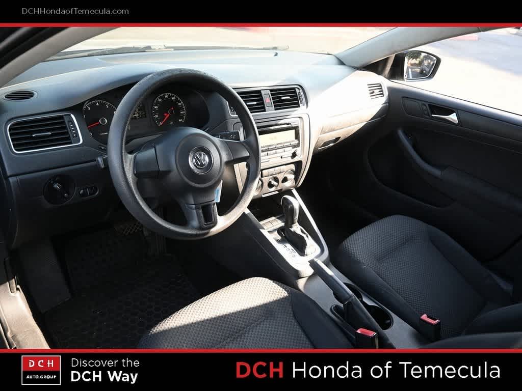 Thumbnail: 2011 Volkswagen Jetta - 8