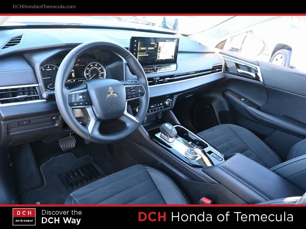 Thumbnail: 2025 Mitsubishi Outlander - 8