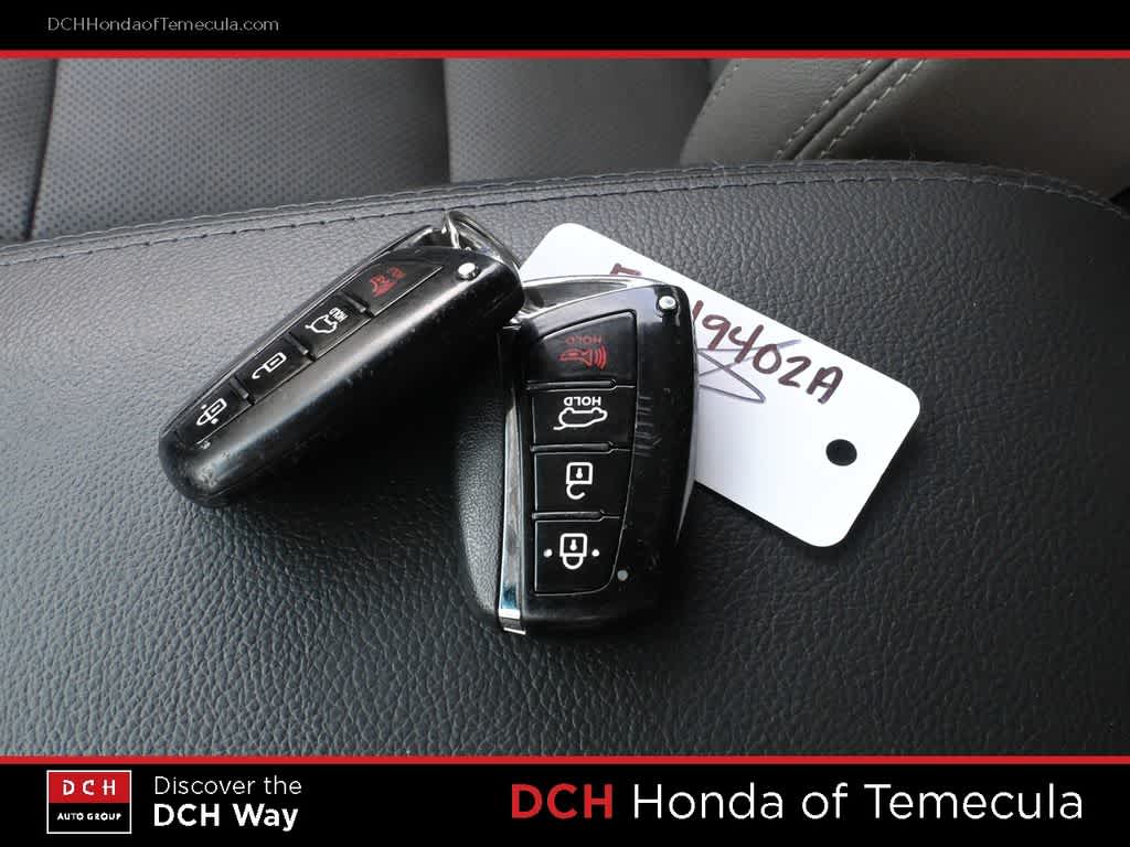 Thumbnail: 2015 Hyundai Santa Fe - 15