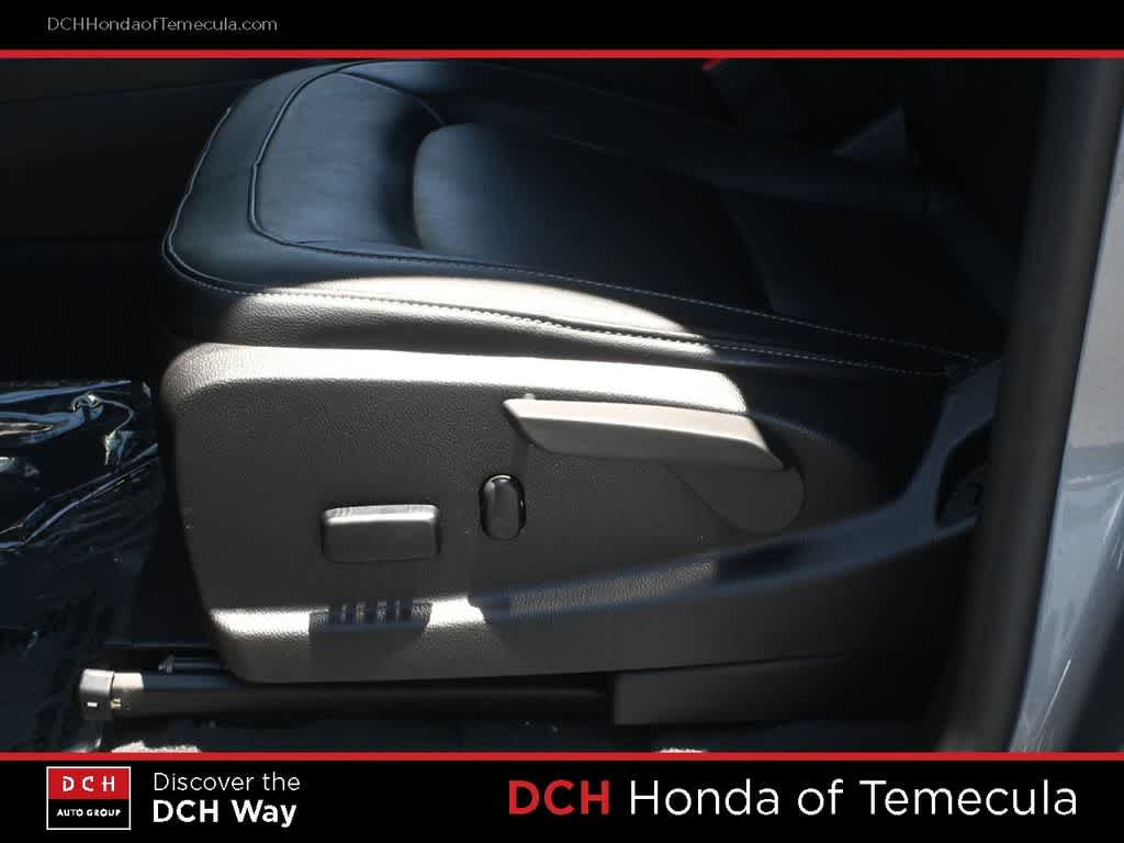Thumbnail: 2022 Chevrolet Colorado - 16