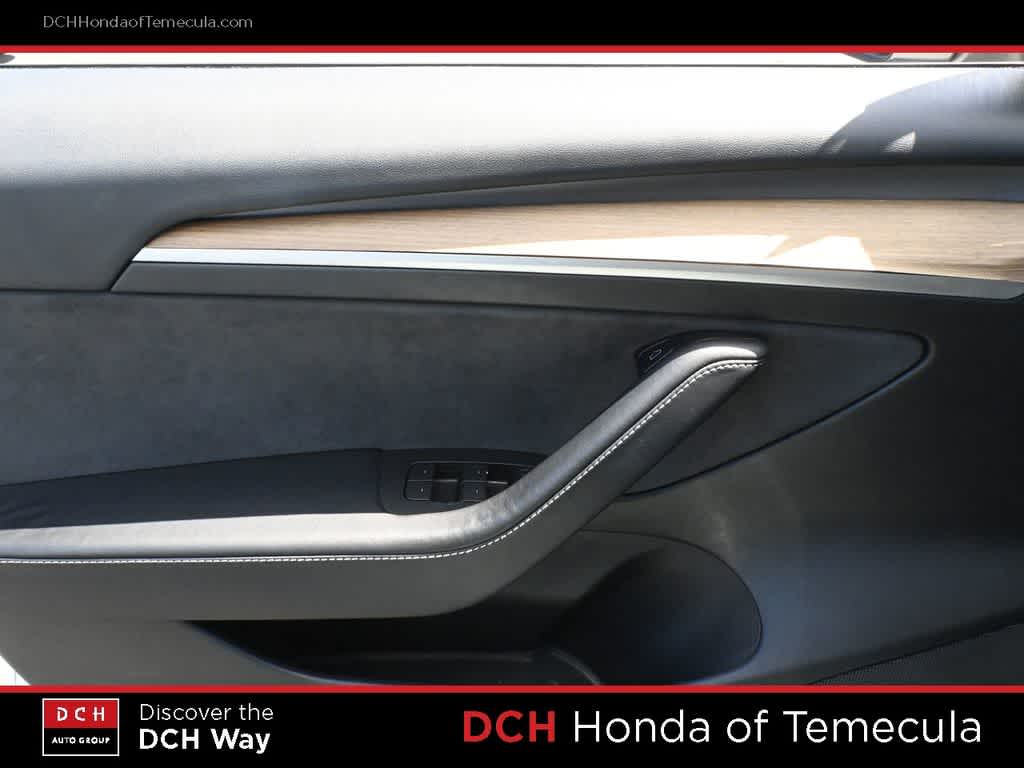 Thumbnail: 2021 Tesla Model 3 - 15