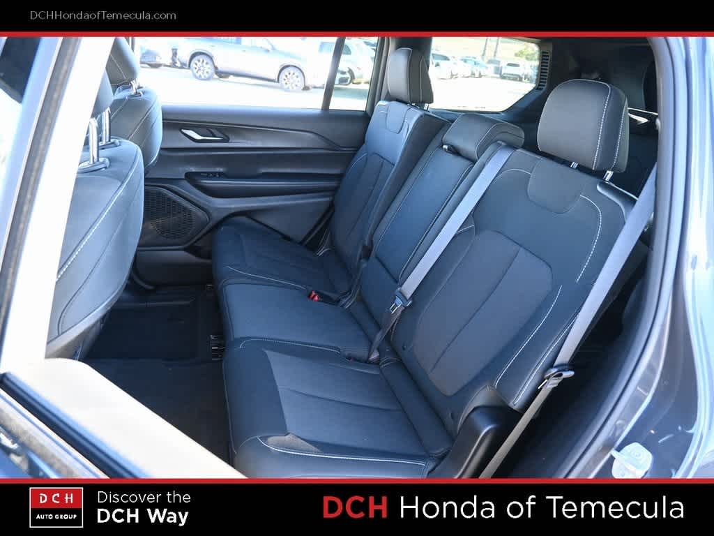 Thumbnail: 2024 Jeep Grand Cherokee L - 17