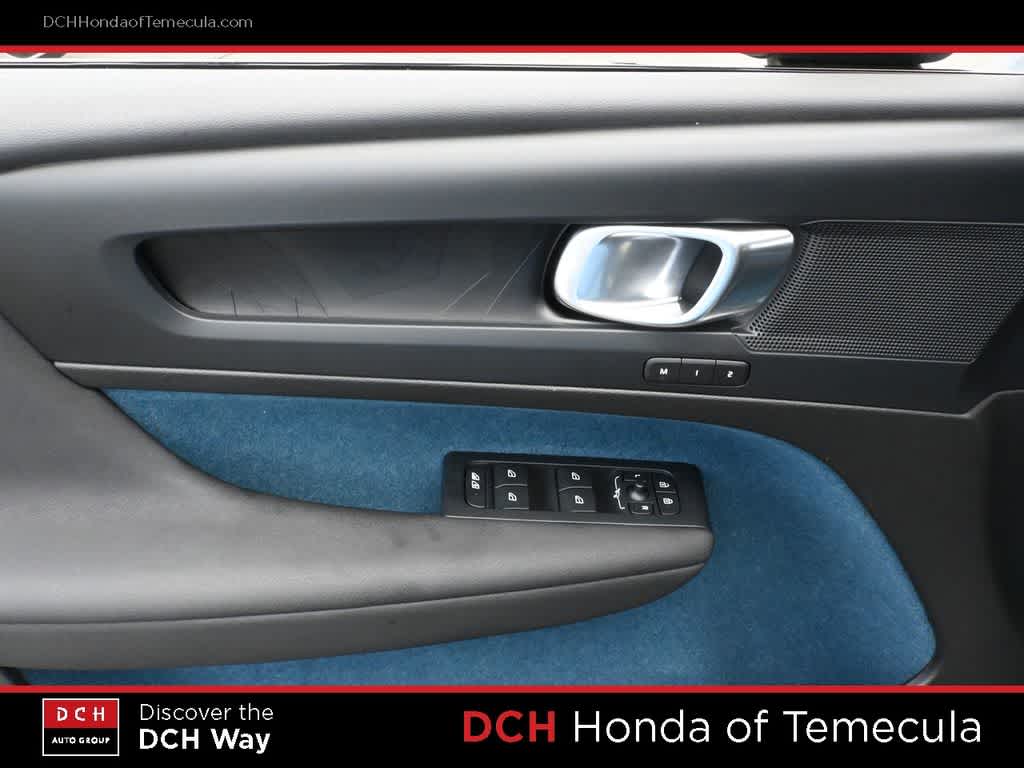 Thumbnail: 2023 Volvo C40 - 15