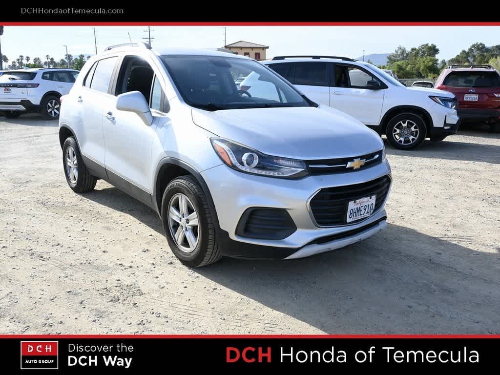 Thumbnail: 2018 Chevrolet Trax - 3