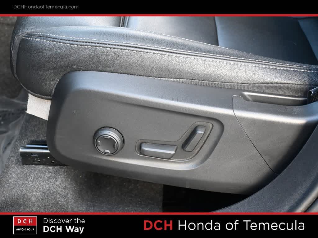 Thumbnail: 2021 Volvo XC40 - 17